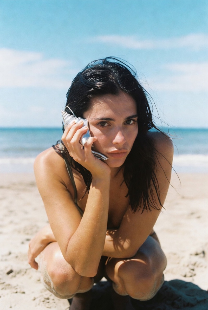 Long Distance · by Felix · beach portrait, seashell, wet hair